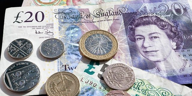 pound-414418_640